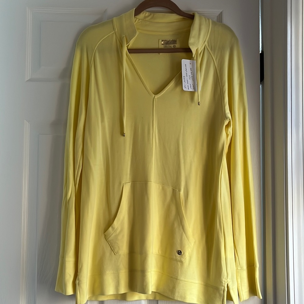 Lilly Pulitzer Pullover. Sample